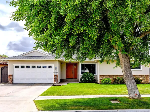 1461 E Vartikian Ave, Fresno, CA 93710