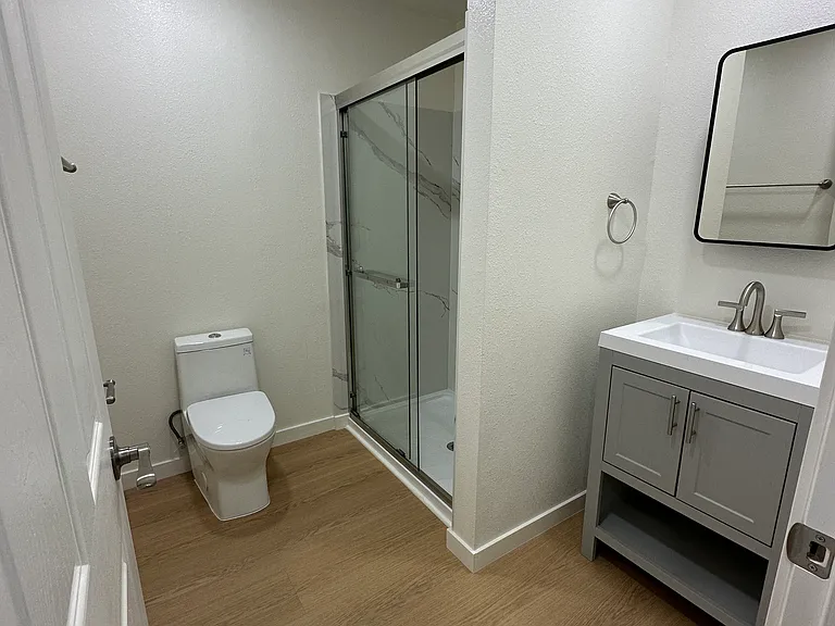 243 Oakland Ave #B — Photo 5