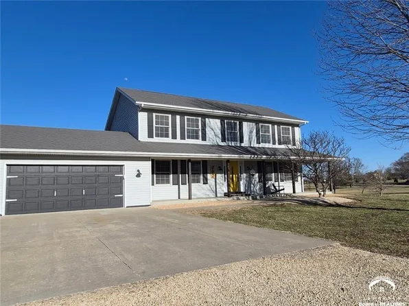 992 E 750th Rd, Lawrence, KS 66047