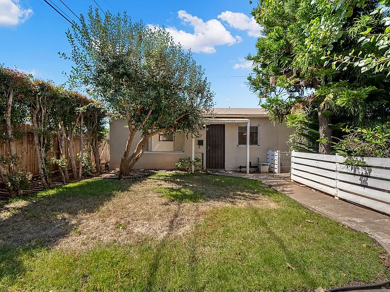 4735 Valencia Dr #1/2 — Photo 2