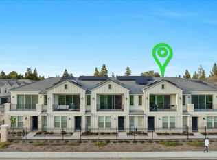 450 W Mahogany Ln, Clovis, CA 93611