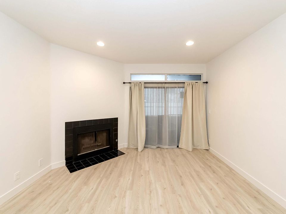 1st image of 431 S Kingsley Dr APT 105