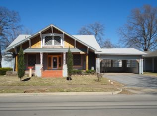 213 E 9th St, Bonham, TX 75418
