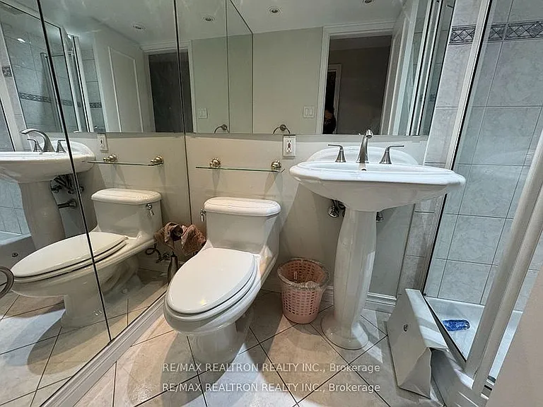 40 Wellpark Blvd #LOWER — Photo 13