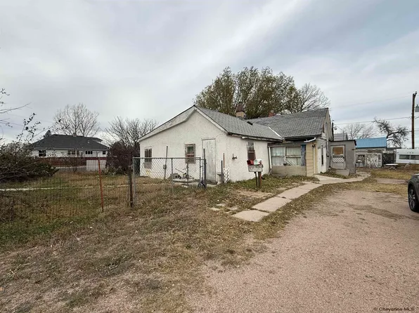 618 W 9th St, Cheyenne, WY 82007