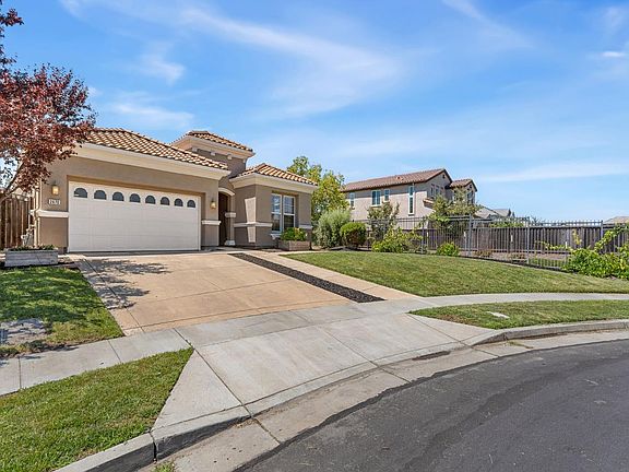 3rd image of 2670 Neal Way