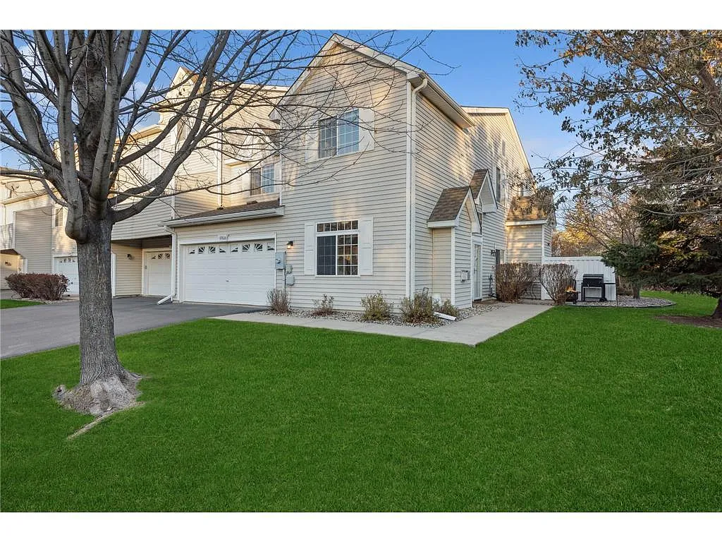 Front Yard view showing Garage - 17610 Hackberry Ct