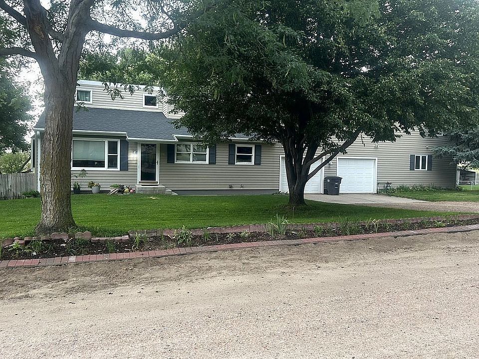 1st image of 105 Ash St
