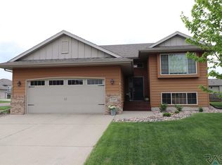 2200 S Ollerich Ave, Sioux Falls, SD 57106