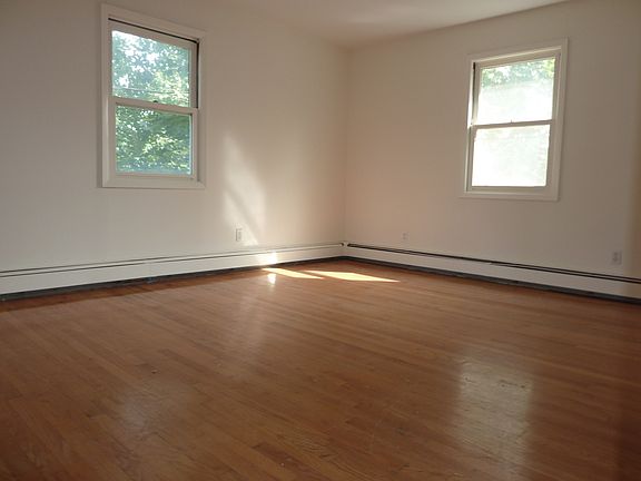 3rd image of 4 Cambridge Ave