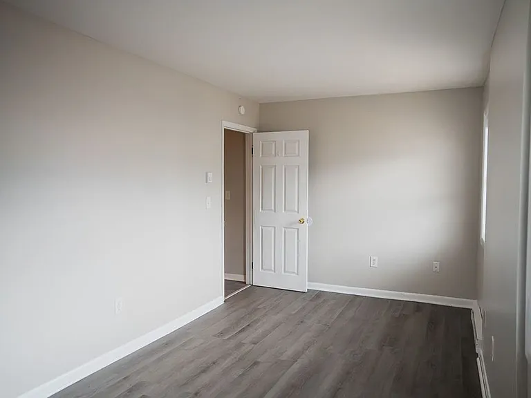 137-139 Main Street — Photo 7