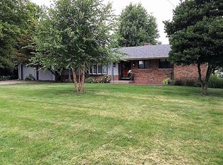 208 E Drennan St, Edinburg, IL 62531