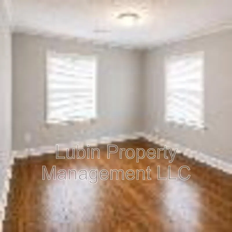 2 bed, 1.0 bath, 800 sqft, $875 — Photo 2