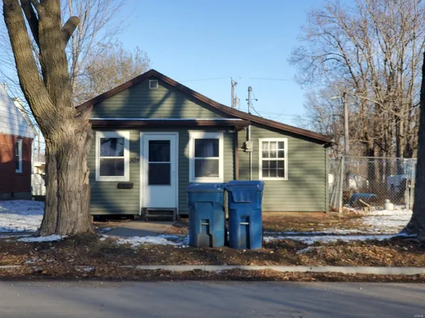 304 S 4th St, Canton, MO 63435