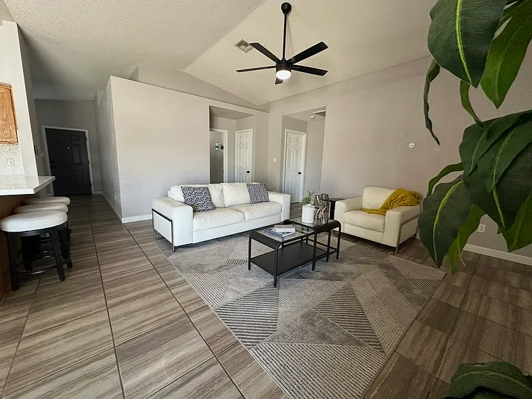 4126 S Cedar Ave — Photo 5