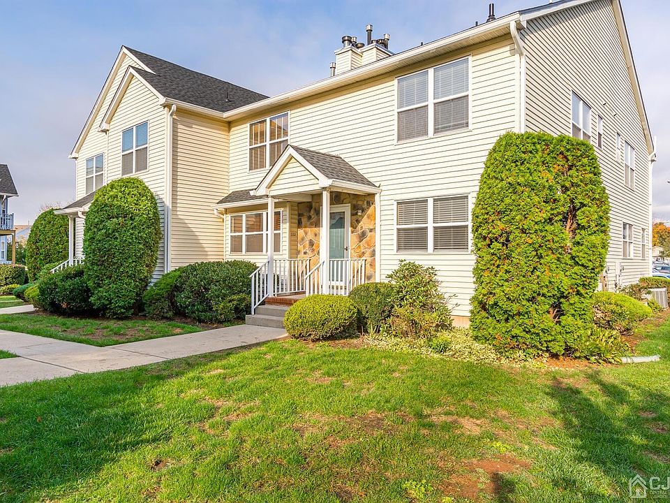 1st image of 332 Keswick Dr #332