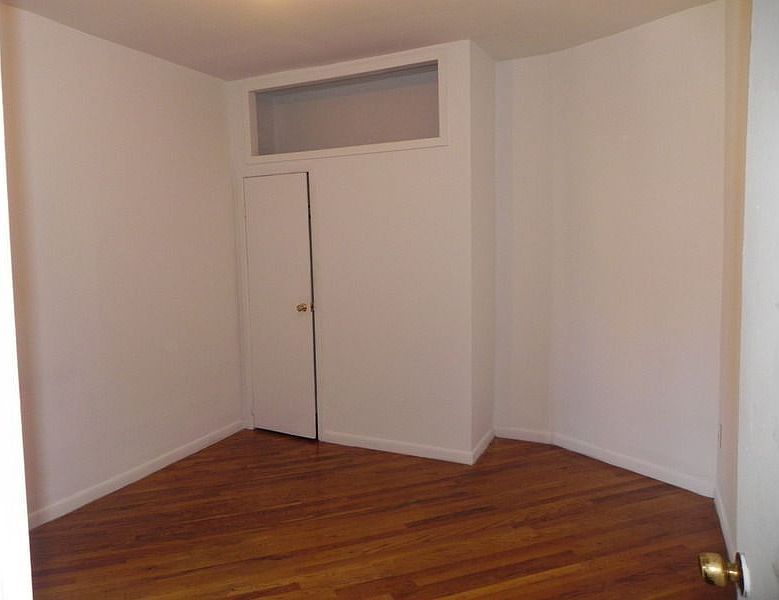 2nd image of 476 Clinton Ave APT 1E