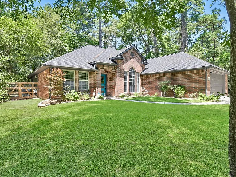 84 Oak Grove Ln — Photo 2