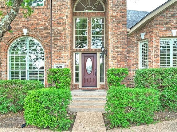 3rd image of 9295 Scenic Bluff Dr