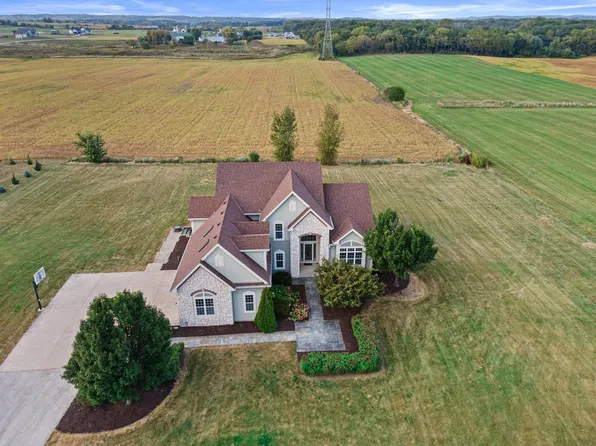 S102W20444 Kelsey DRIVE, Muskego, WI 53150