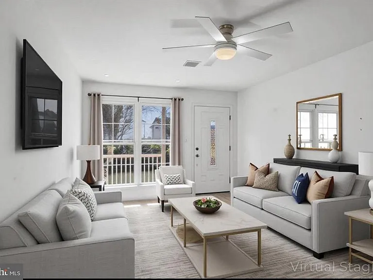 10 Lenox Ct — Photo 3