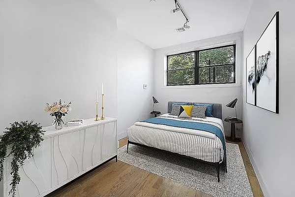 Bedroom, photo 1