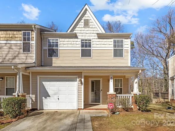 471 Doughton Ln, Charlotte, NC 28217