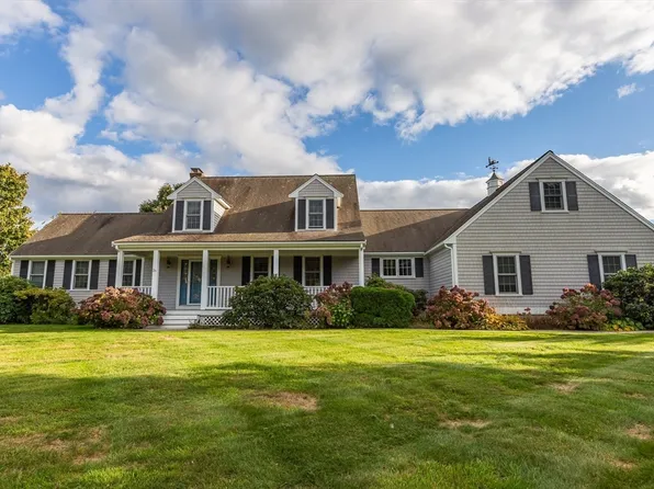 29 Fieldwood Dr, Bourne, MA 02532