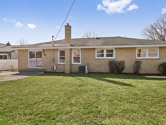 3rd image of 1333 N Ridge Ave