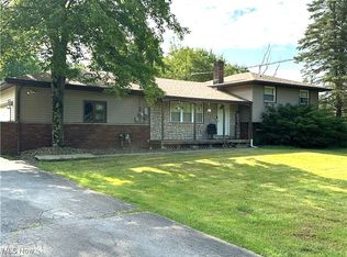 3123 S Duck Creek Rd, North Jackson, OH 44451