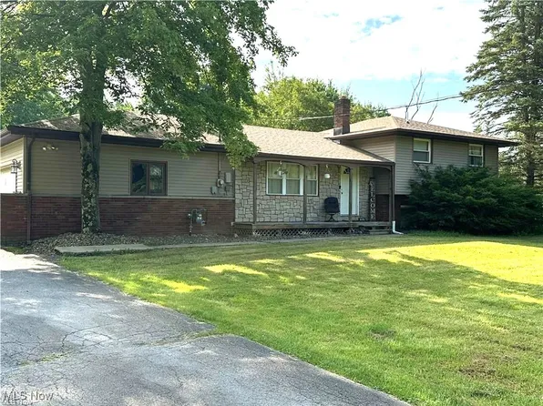 3123 S Duck Creek Rd, North Jackson, OH 44451