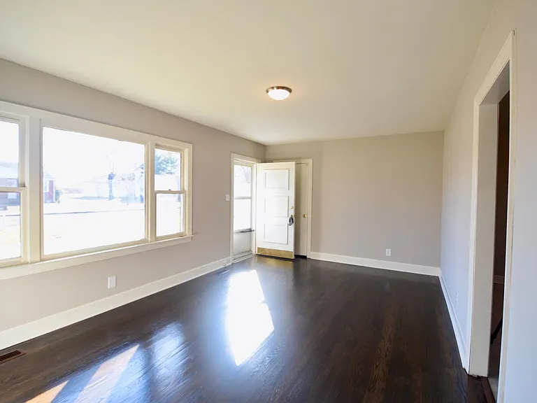 120 Donelsonwood Dr — Photo 5