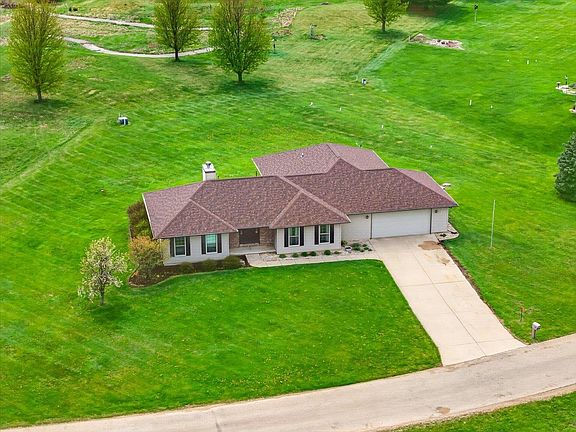5th image of N4171 Country Club Dr