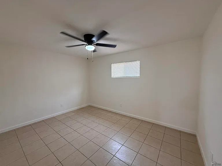 723 N Musgrove Ave — Photo 12