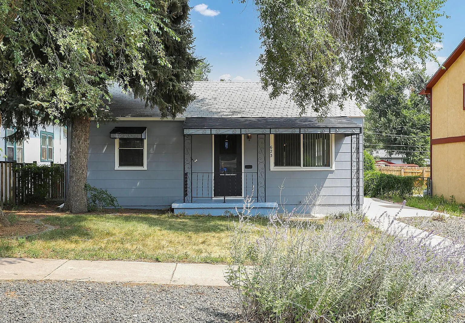 2 bed, 1.0 bath, 1072 sqft, $1,550 — Photo 2