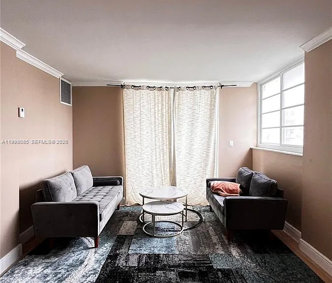 1750 James Ave #5G — Photo 2
