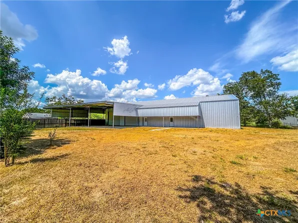 90 Honey Dr, Victoria, TX 77904