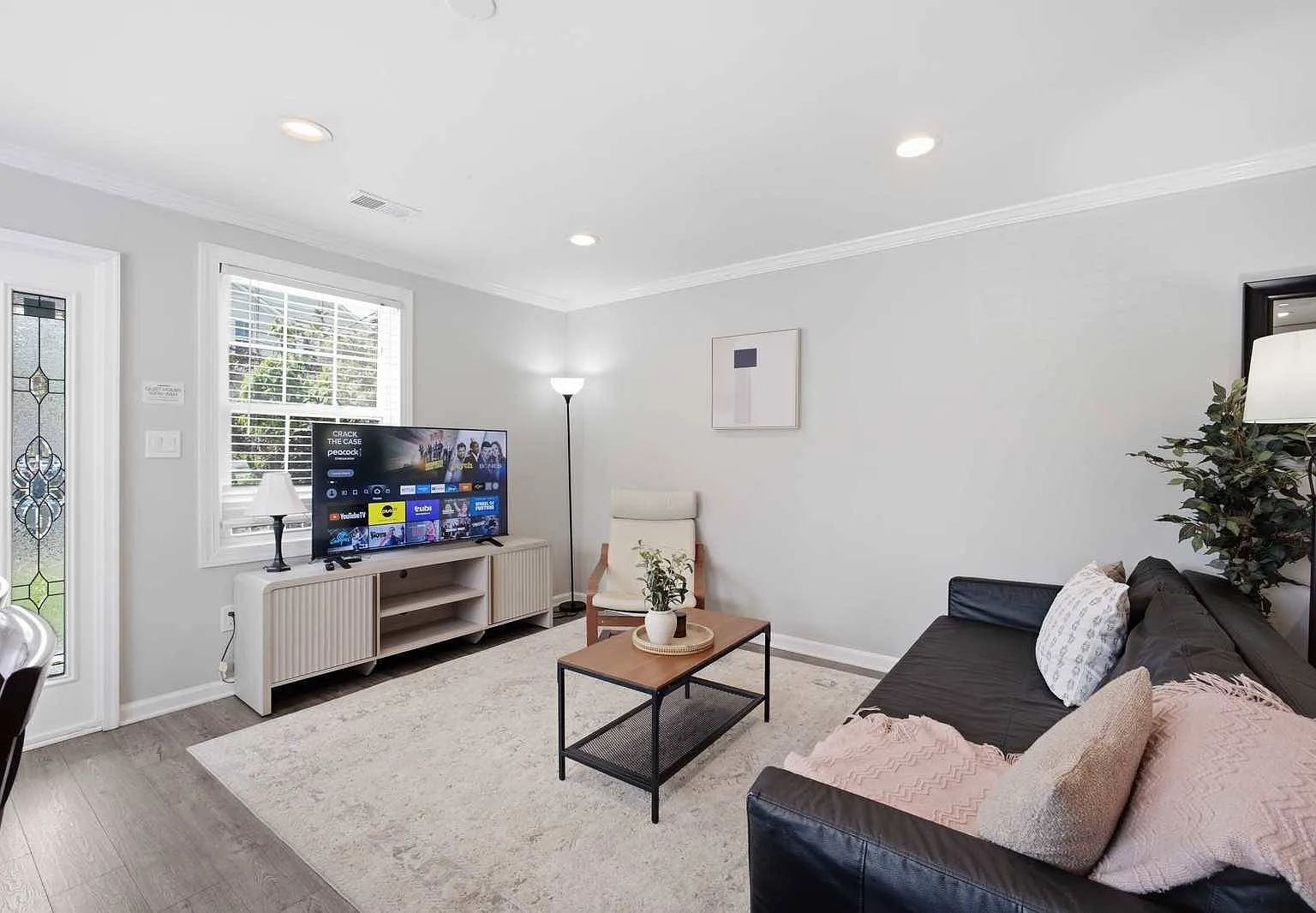 3 bed, 1477 sqft, $6,000 — Photo 1