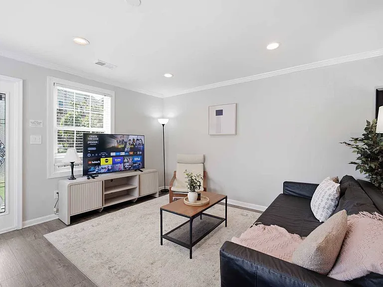 48 E Reed Ave — Photo 1