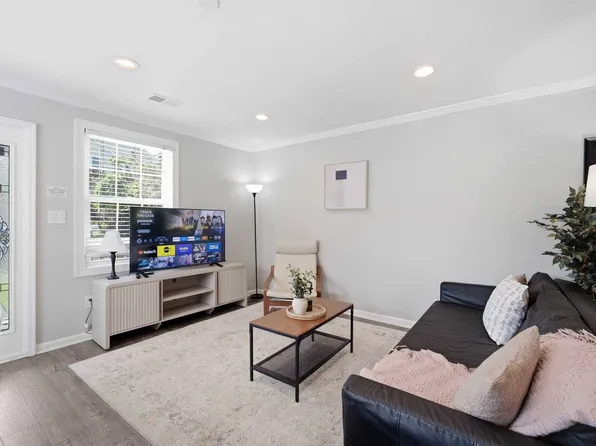 48 E Reed Ave, Alexandria, VA 22305
