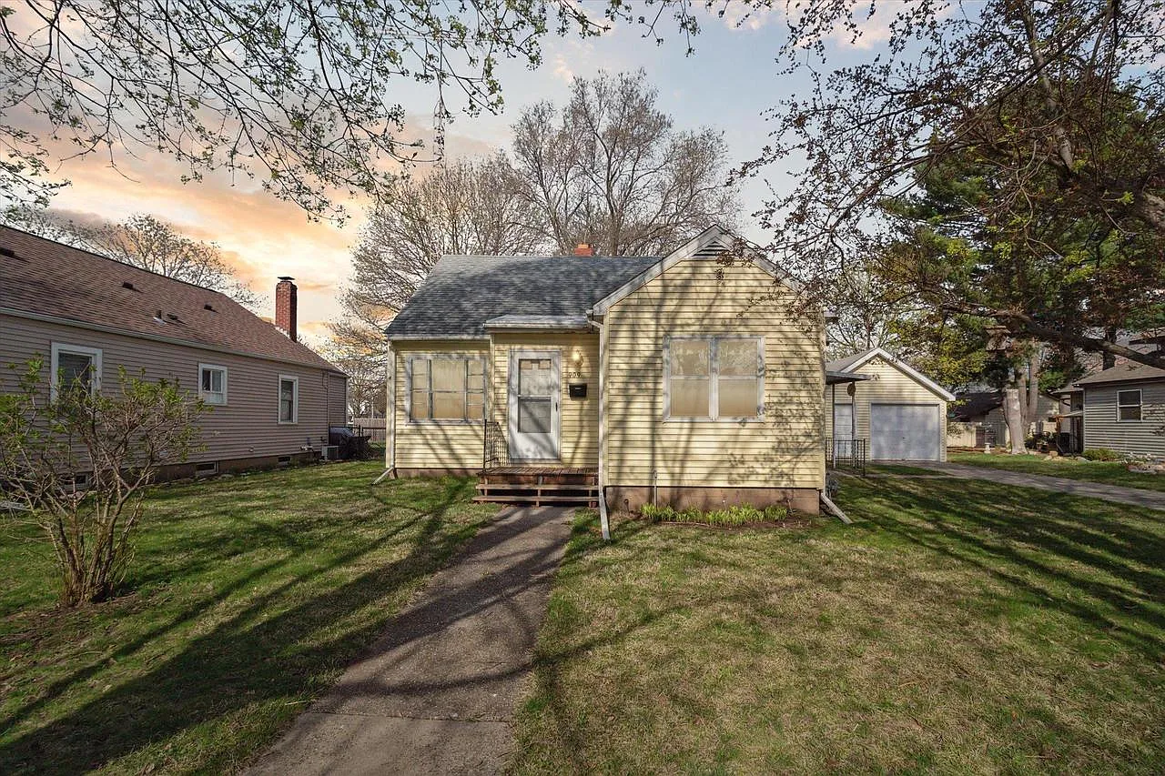 909 Caroline Street photo 1