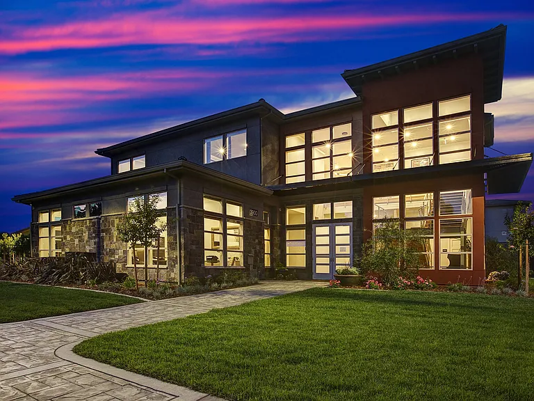 Building Exterior | Apartments in Fairfield, CA | Verdant at Green Valley Apartments