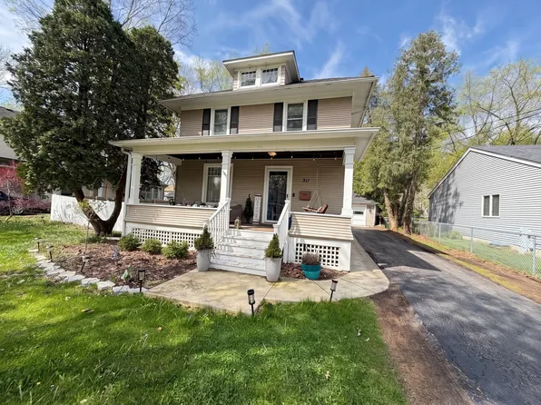 211 N Batavia Ave, Batavia, IL 60510