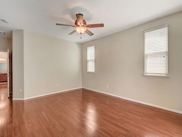 4421 Desert Home Ave — Photo 28