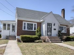 11 Coolidge St, Methuen, MA 01844