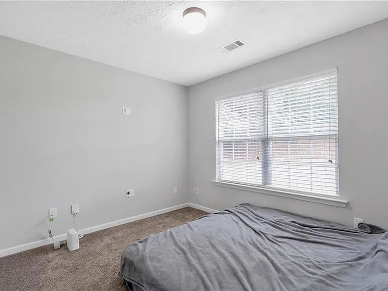 709 Roxholly Ln — Photo 15