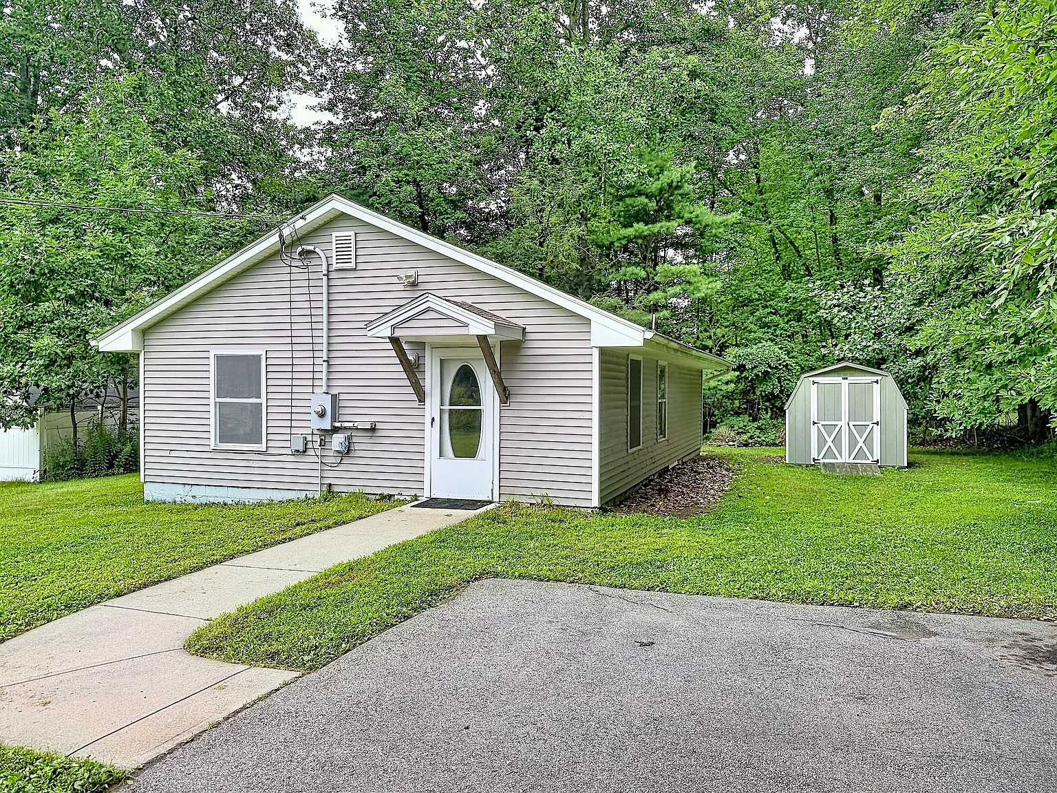 2 bed, 864 sqft, $1,900 — Photo 1