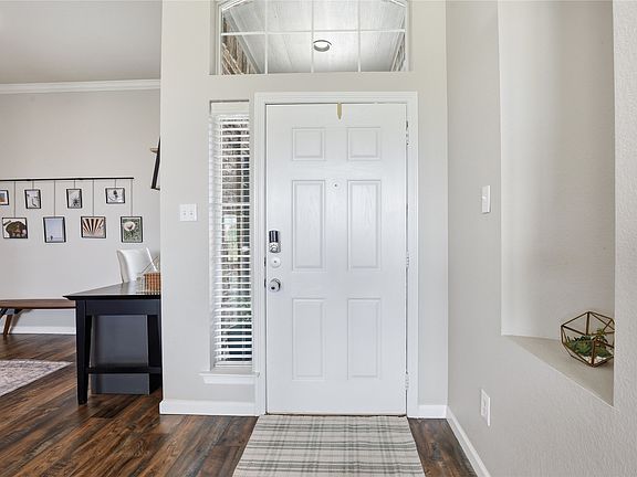 5th image of 182 Portales Dr