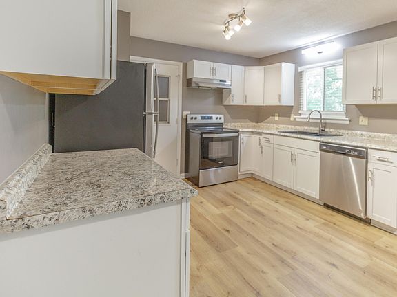 5th image of 918 Sylvan Ave