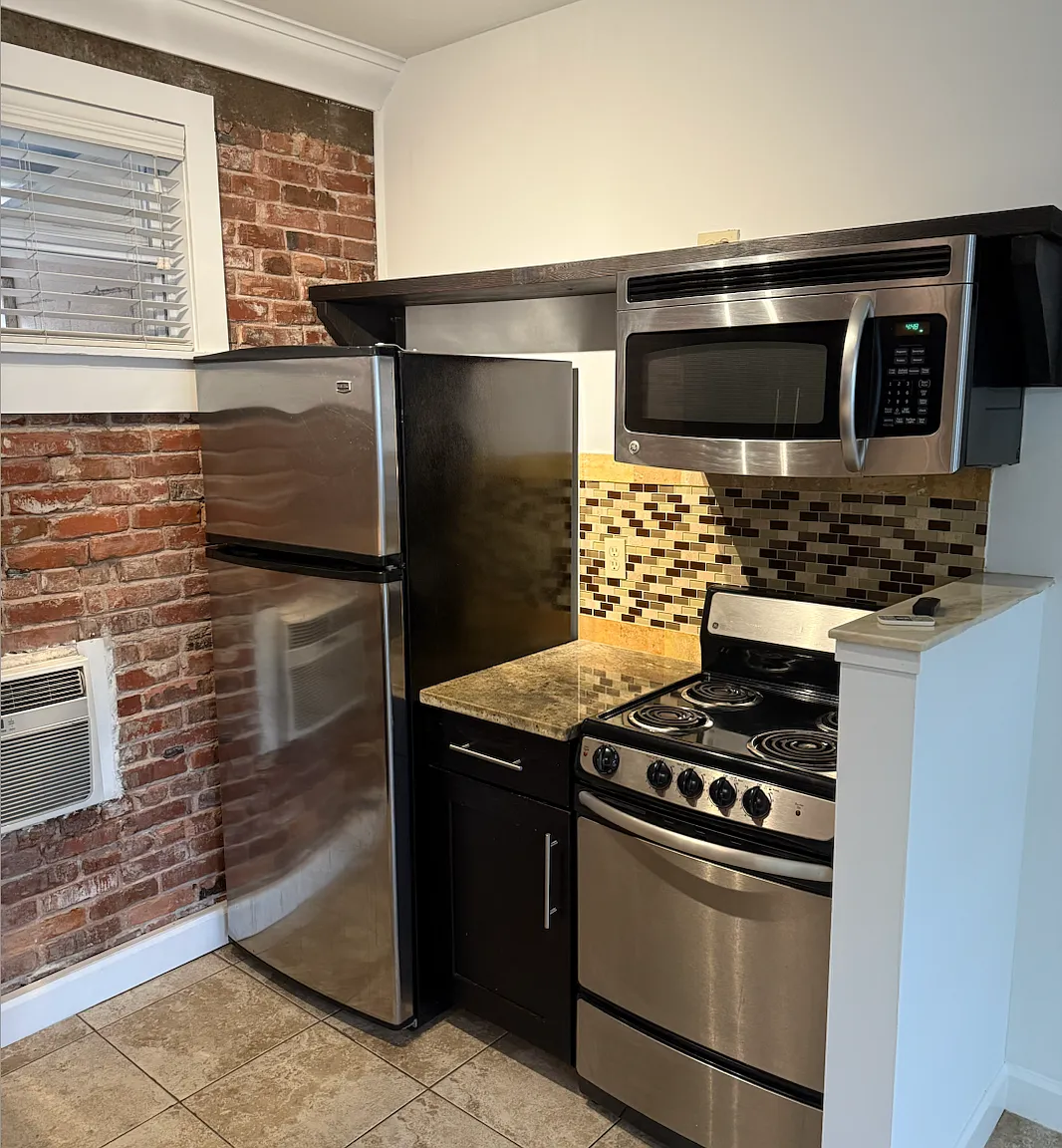 Studio, 500 sqft, $895 — Photo 4